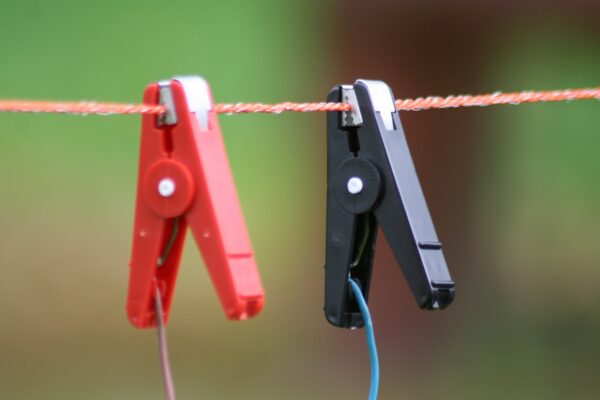 Klemmen, krokodillenbek 2 rode + 2 zwart